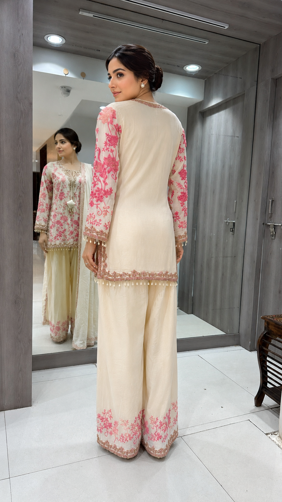 Elegant Cream Salwar Kameez