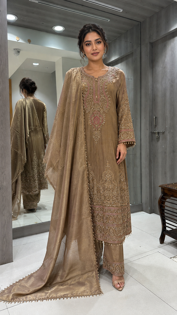 Elegant bronze-gold Suit
