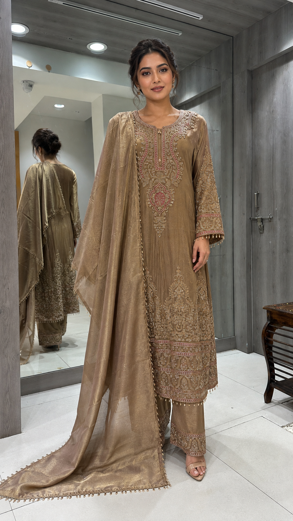 Elegant bronze-gold Suit